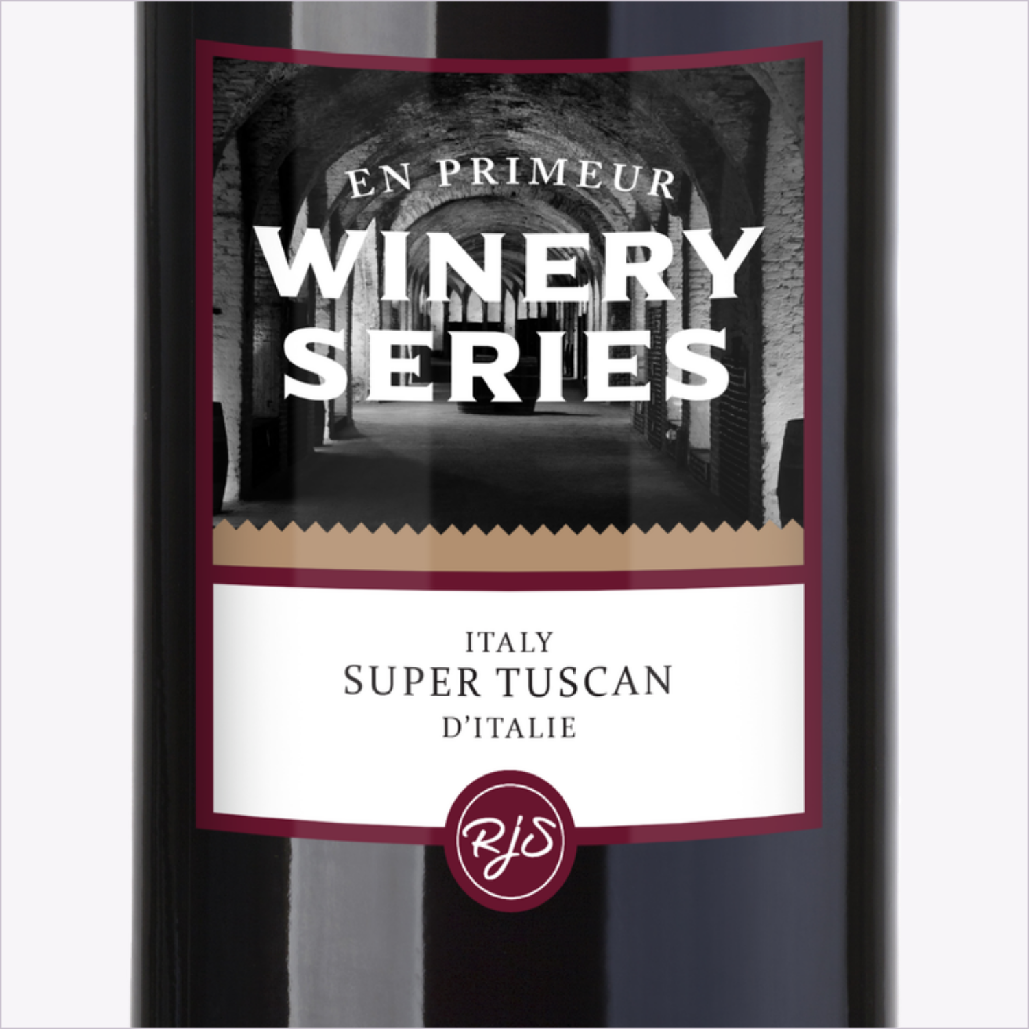 Close-up of the En Primeur Winery Series Super Tuscan bottle label